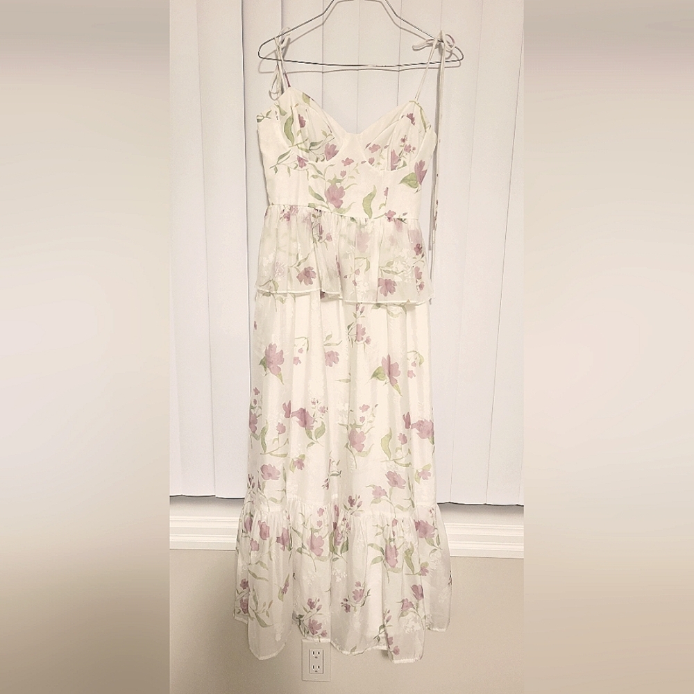 Floral on White Peplum Dress - Picture 2 of 5